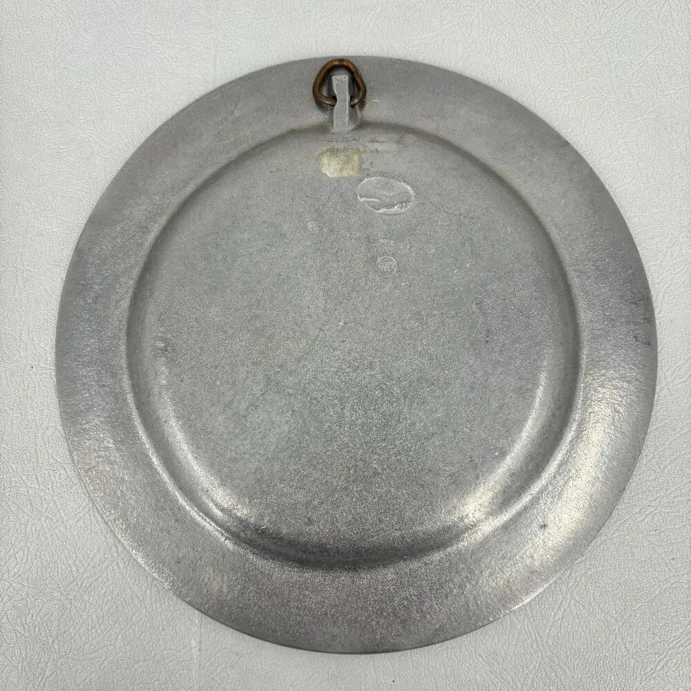 Wilton Pewter‎ Holiday Greetings Santa Plate Vintage 1981 Wall Hanger 7.5 Inch